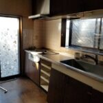 before
建築当時の人気色ブラウン系
床も同色系なのでかなり落ち着いた雰囲気