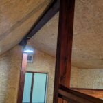 after～小屋裏～
天井に断熱材を入れ
内装はOSBで木質系に
床の色と柱などを濃い目にしたのでメリハリがつきました。