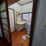 before　洗面所、浴室ともに窓が大きいので北側のわりに明るいのですが、サッシからの熱損失はかなり大きくなります