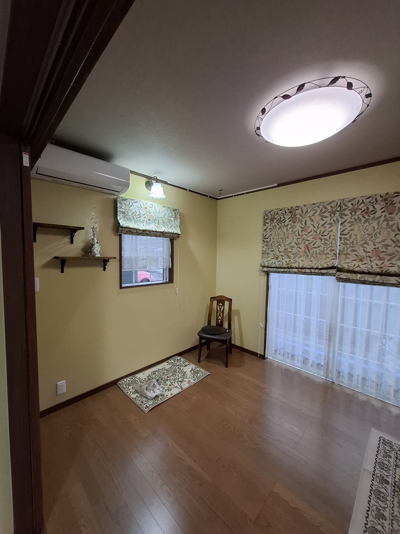 引分け戸にすることによって扉をフルオープンにすればリビングと一体になって解放感抜群です。