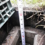 水洗までの深さおよそ1尺（約33㎝）
これでは水を出すにも一苦労(>_<)