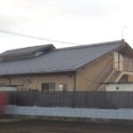 after
今回はアルミフェンスとブロックを使いました。フェンスの色をダークブラウンにしたのでキリッと引き締まった感じになりました。